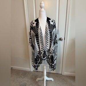 Vince Camuto Monochrome Open Front Floral Kimono Beach Coverup